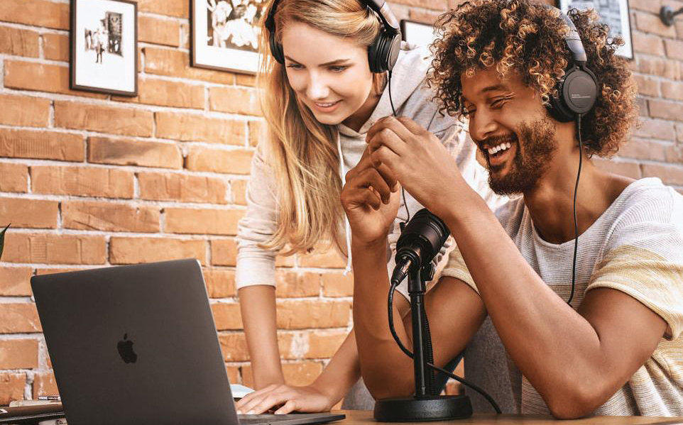 Наушники Beyerdynamic DT 240 Pro 718270 (Black) купить в интернет-магазине icover