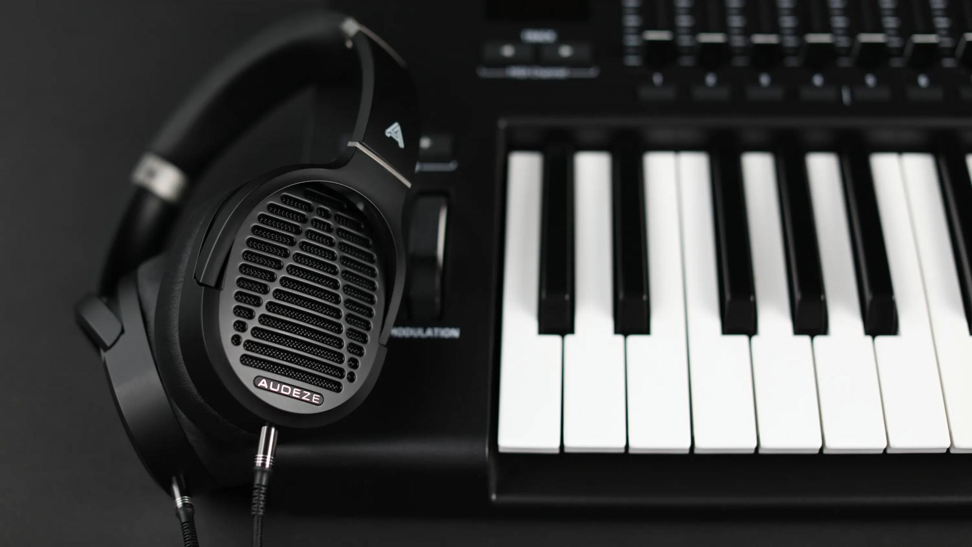 Наушники Audeze LCD-1 (Black) купить в интернет-магазине icover