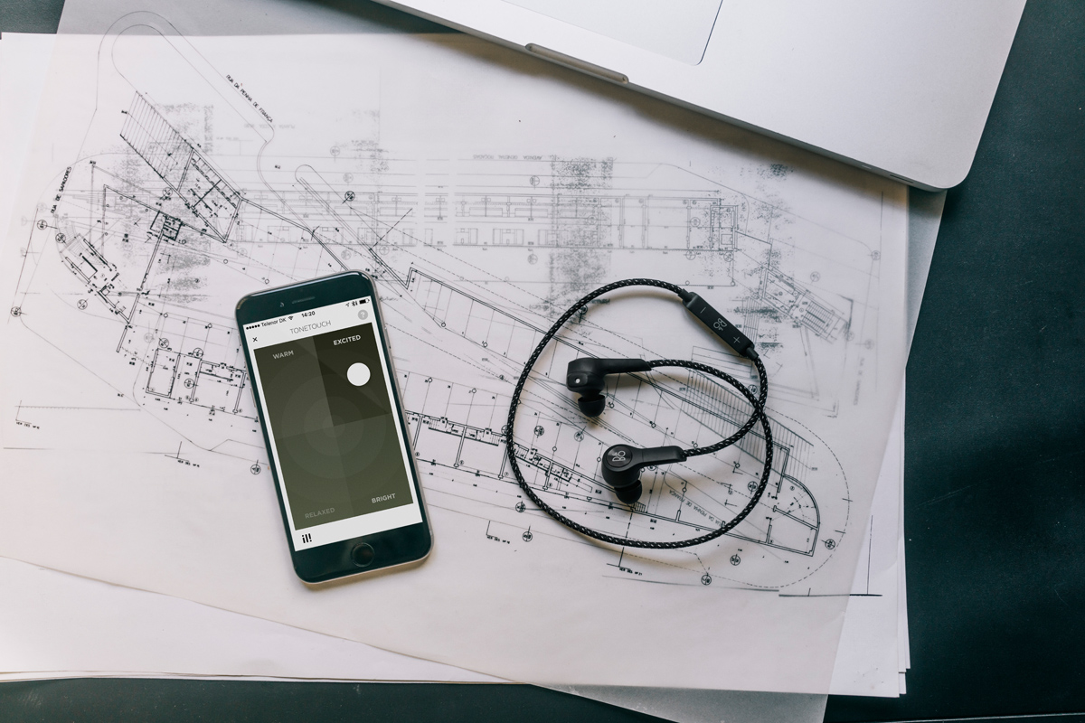 Беспроводные наушники Bang & Olufsen BeoPlay H5 (Black) купить в интернет-магазине icover