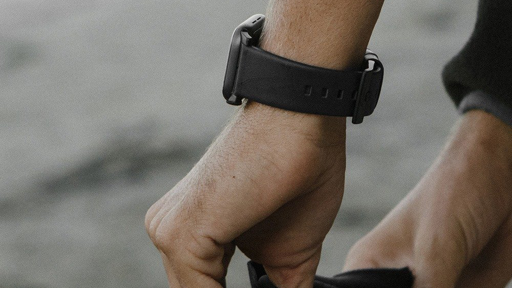 Ремешок Nomad Active Strap Pro (NM1A41SNW0) для Apple Watch 42/44 mm (Black/Silver) купить в интернет-магазине icover