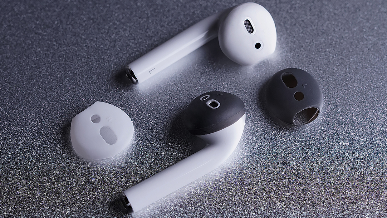 Держатель Elago Secure Fit (EAP-PADSM-DGYWH) для наушников Apple AirPods (Dark Grey/White) купить в интернет-магазине icover