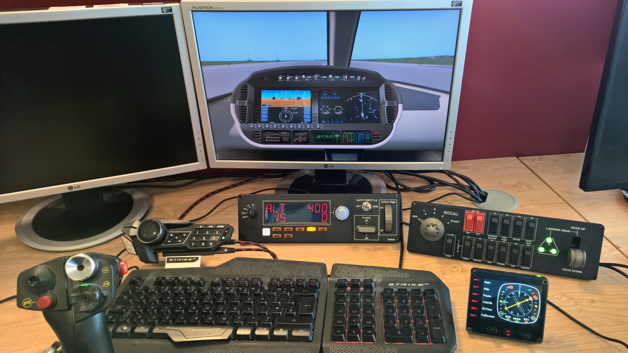 Контроллер для игровых авиасимуляторов Logitech Flight Switch Panel 945-000012 (Black) купить в интернет-магазине icover