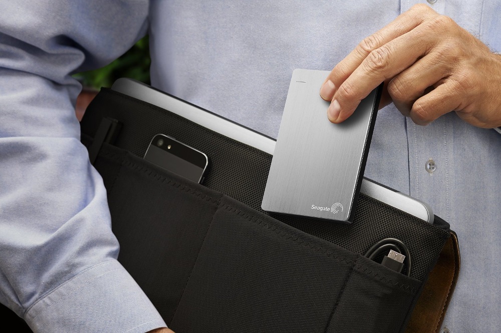 Внешний жесткий диск Seagate Backup Plus Portable 2.5", 1Tb, USB 3.0 STDR1000201 (Silver) купить в интернет-магазине icover