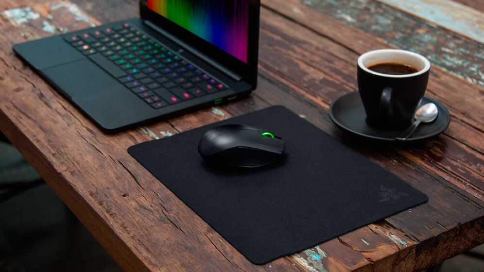 Коврик для мыши Razer Goliathus Mobile Small RZ02-01820500-R3M1 (Black) купить в интернет-магазине icover