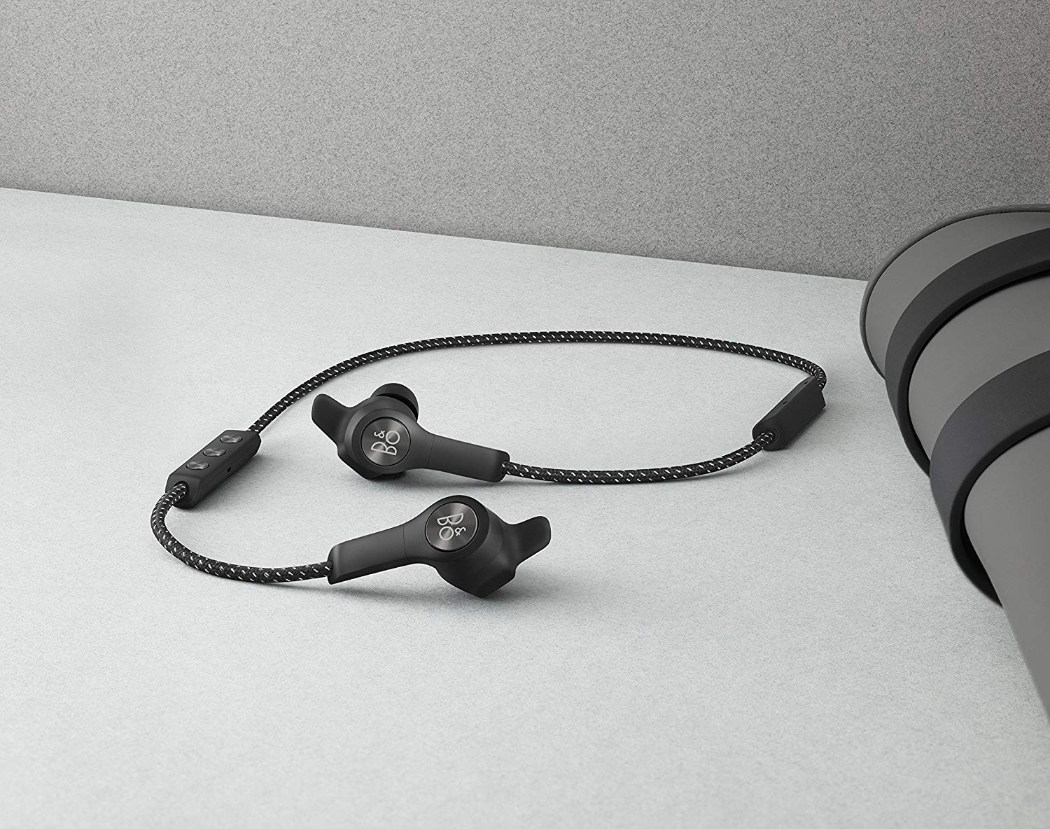 Беспроводные наушники Bang & Olufsen BeoPlay E6 (Black) купить в интернет-магазине icover
