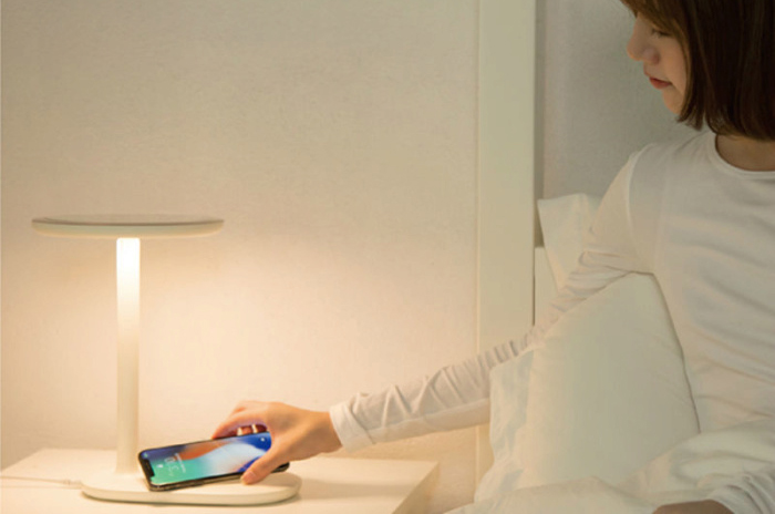 Зеркало с подсветкой Emoi Wireless Charging LED H0066 (White) купить в интернет-магазине icover
