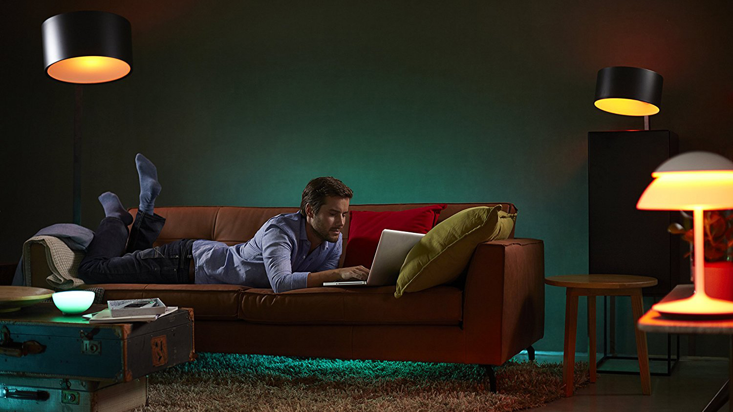 Умная светодиодная лампа Philips Hue White and Color Ambiance E12 (929001301501) купить в интернет-магазине icover