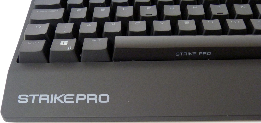 Ozone Strike Pro (OZSTRIKEPRORSBN) - игровая клавиатура (Black/Cherry MX Brown) купить в интернет-магазине icover