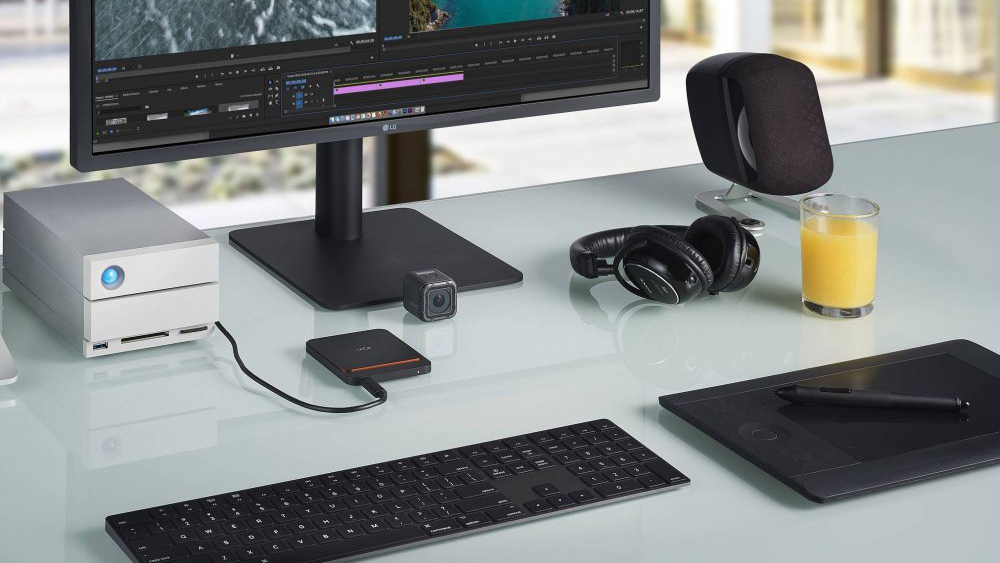 Внешний накопитель LaCie Portable 2.5" USB-C 3.1 500Gb SSD STHK500800 (Black) купить в интернет-магазине icover