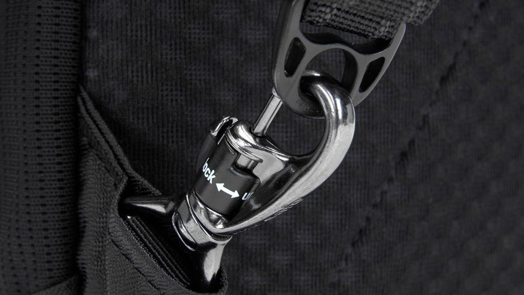 Рюкзак Pacsafe Metrosafe LS350 Econyl (40120138) для ноутбука 13" (Black) купить в интернет-магазине icover