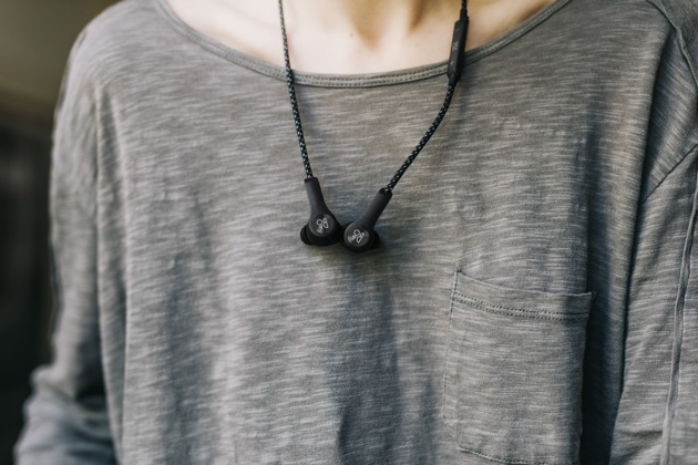 Беспроводные наушники Bang & Olufsen BeoPlay H5 (Moss Green) купить в интернет-магазине icover
