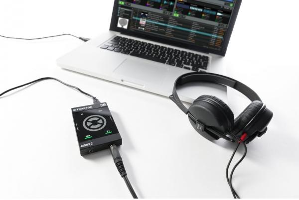Native Instruments Traktor Audio 2 Mk2 (MCI51269) - USB DJ-контроллер купить в интернет-магазине icover