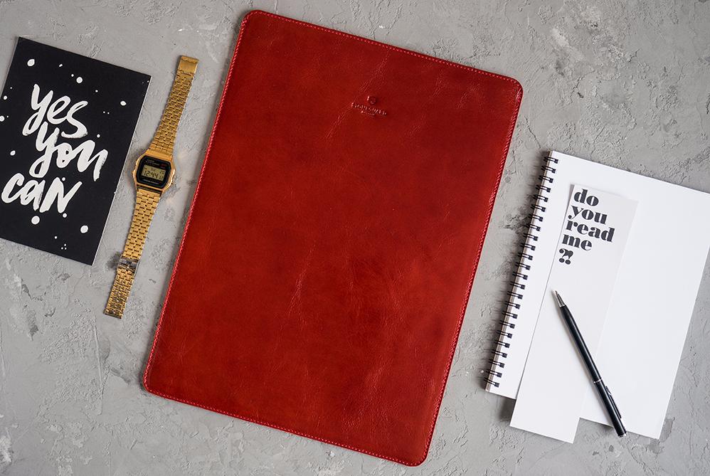 Кожаный чехол Stoneguard 511 для MacBook 12 (Red) купить в интернет-магазине icover
