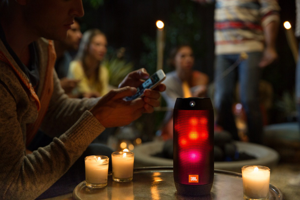 Купить jbl pulse 2 - портативная колонка (black) в Москве. В нашем каталоге интернет-магазина icover.ru вы можете ознакомиться с ценами, подробным описанием, фотографиями и техническими характеристиками. Низкие цены. Высокое качество. Доставка по России. Заказать товары по телефону +7(495)229-39-50 JBL Pulse 2 - портативная колонка (Black) купить в интернет-магазине icover