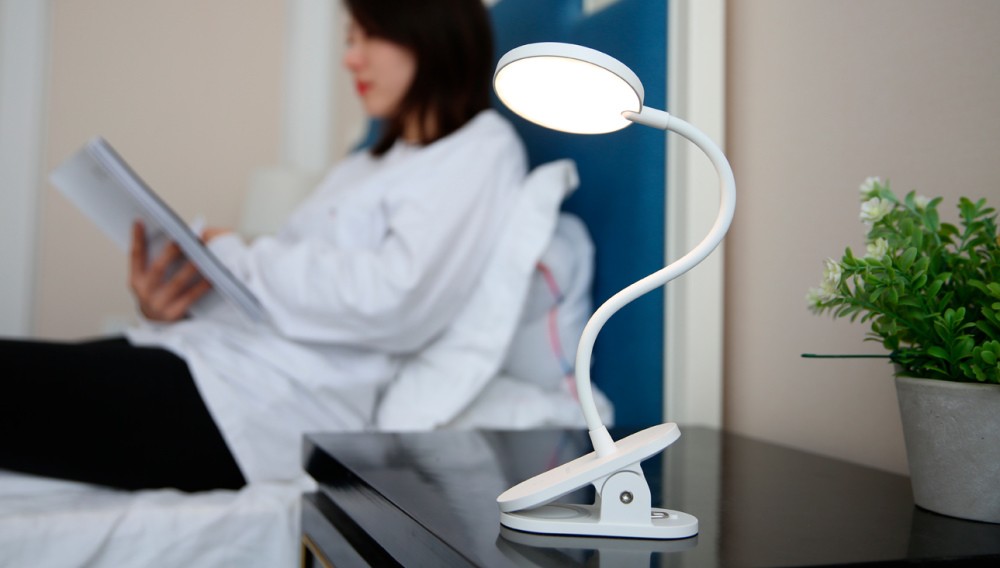 Купить настольная лампа на прищепке светодиодная xiaomi yeelight led clip lamp j1 pro yltd12yl, 5 вт в Москве. В нашем каталоге интернет-магазина icover.ru вы можете ознакомиться с ценами, подробным описанием, фотографиями и техническими характеристиками. Низкие цены. Высокое качество. Доставка по России. Заказать товары по телефону +7(495)229-39-50 Настольная лампа на прищепке светодиодная Xiaomi Yeelight LED Clip Lamp J1 Pro YLTD12YL, 5 Вт купить в интернет-магазине icover