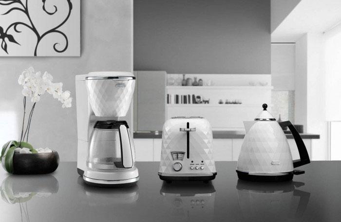 DeLonghi Brillante (KBJ 2001.W)  - чайник электрический (White) купить в интернет-магазине icover