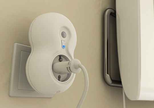Евро-розетка с датчиками движения и температуры BeeWi Bluetooth Smart plug Europe BBP200A1EU (White) купить в интернет-магазине icover