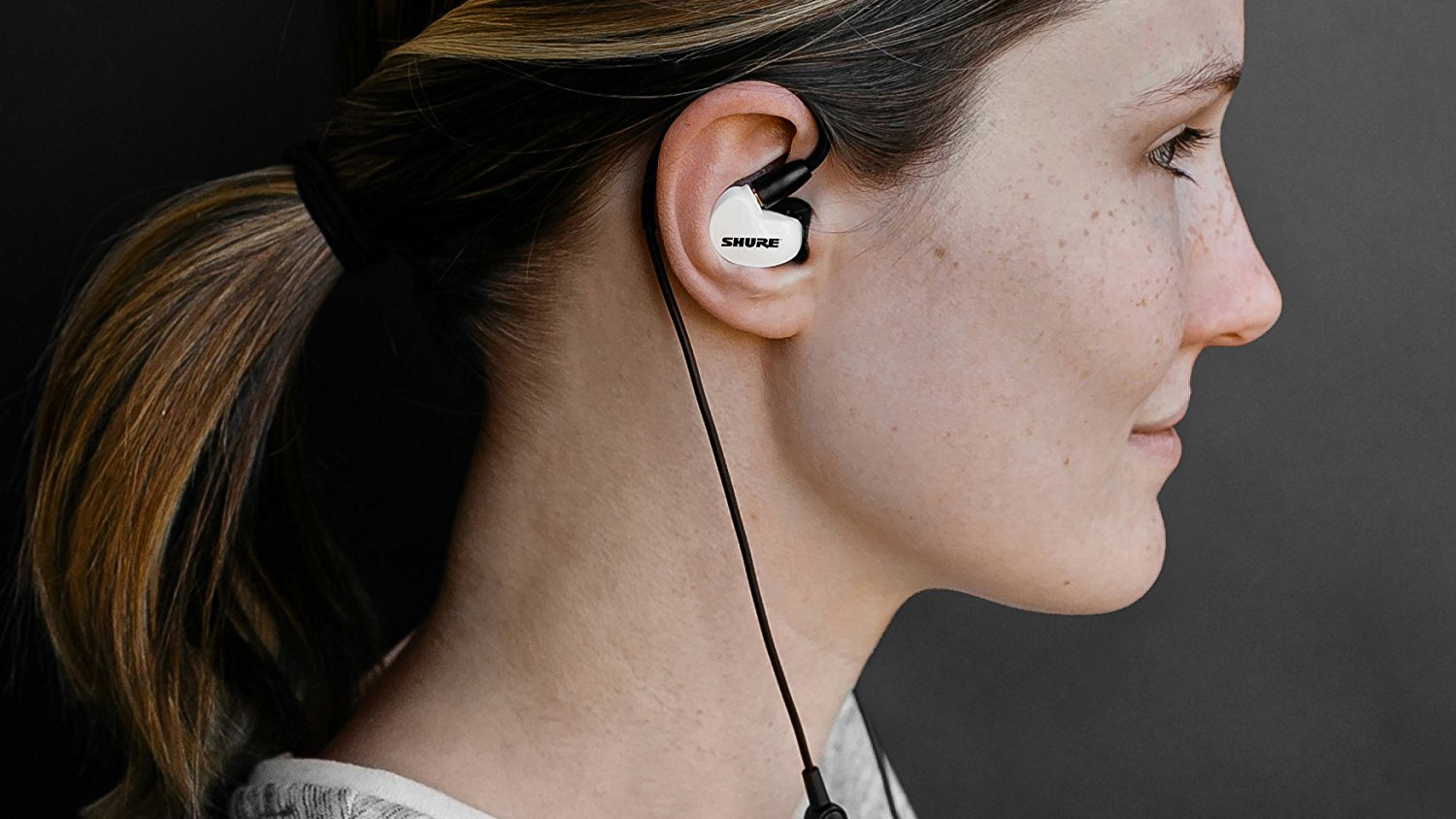 Bluetooth-наушники с микрофоном Shure SE215SPE-W-BT1 (White) купить в интернет-магазине icover