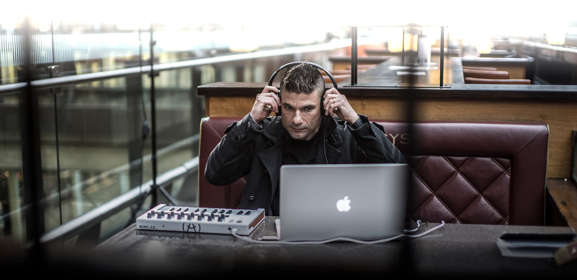 MIDI-клавиатура Arturia MiniLab MkII (MCI54480) купить в интернет-магазине icover