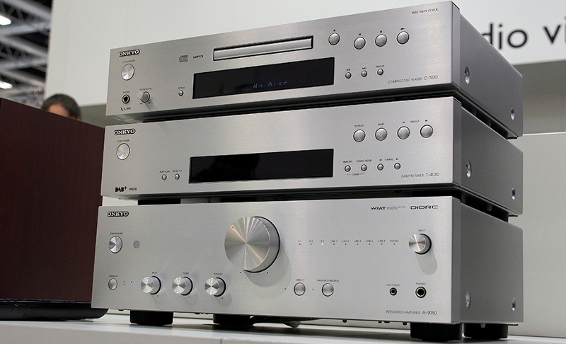 Onkyo A-9050 - двухканальный стереоусилитель (Silver) купить в интернет-магазине icover