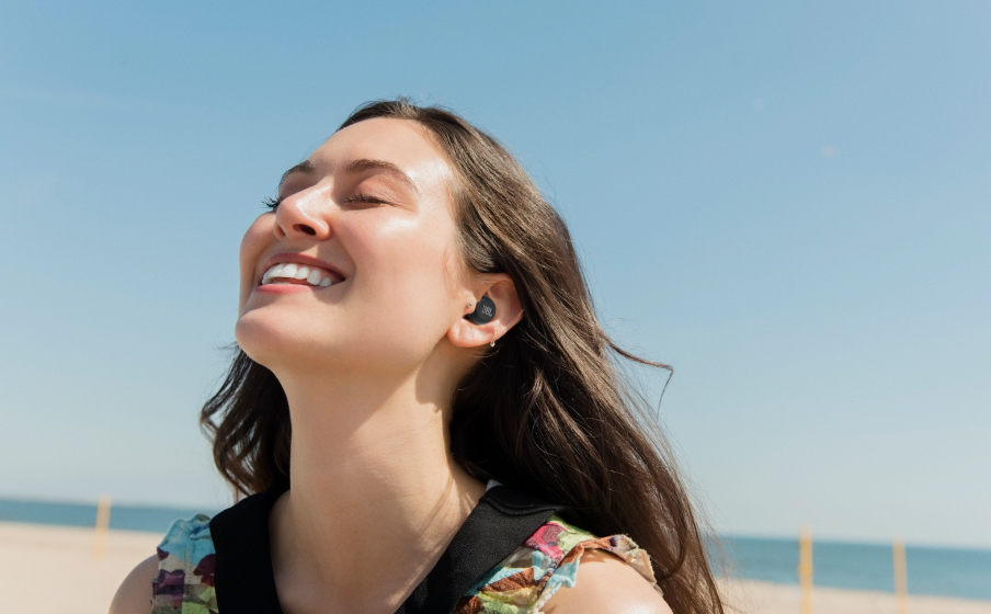 Беспроводные наушники JBL Live Free NC+ TWS (White) купить в интернет-магазине icover