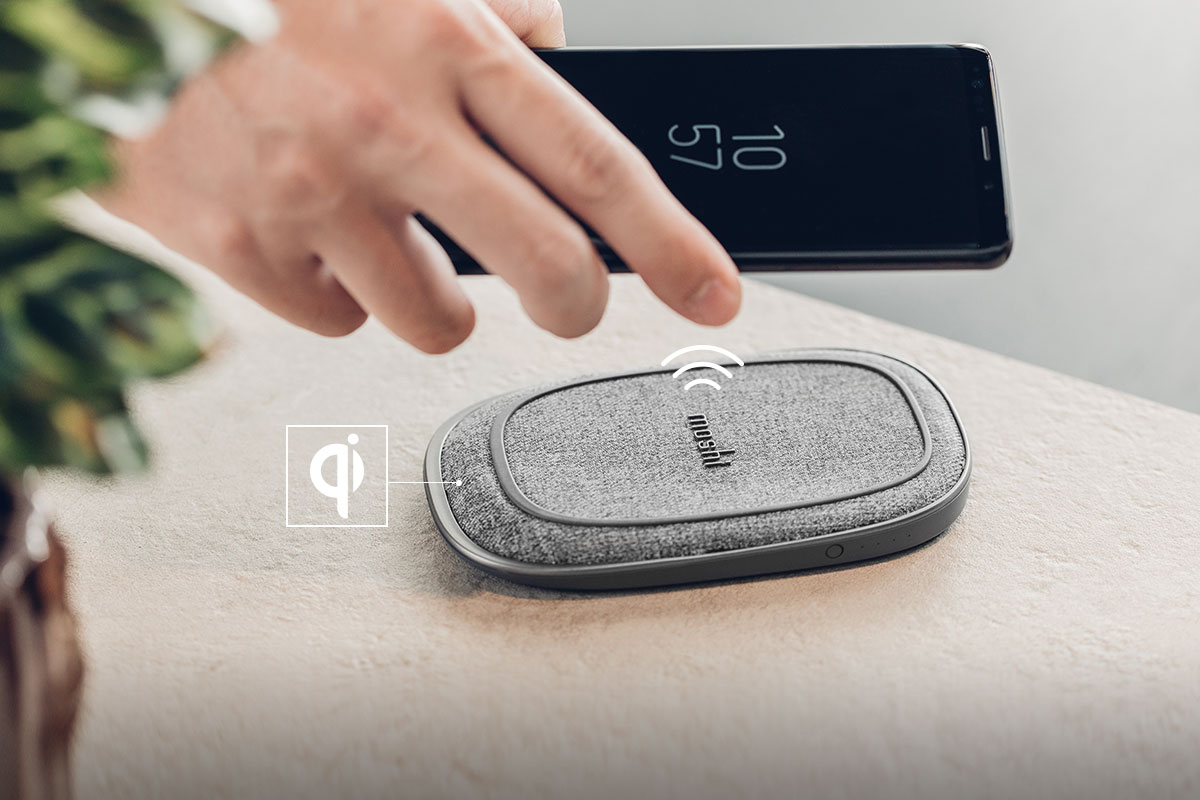 Внешний аккумулятор Moshi Porto Q 5K 5000mAh (99MO022213) с беспроводной зарядкой (Grey) купить в интернет-магазине icover
