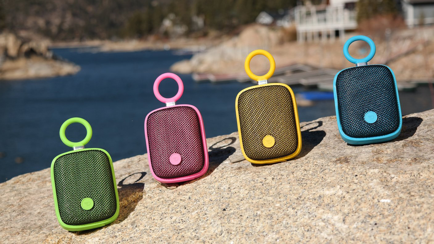 Купить dreamwave bubble pod (15119098) - портативная акустика (blue) в Москве. В нашем каталоге интернет-магазина icover.ru вы можете ознакомиться с ценами, подробным описанием, фотографиями и техническими характеристиками. Низкие цены. Высокое качество. Доставка по России. Заказать товары по телефону +7(495)229-39-50 DreamWave Bubble Pod (15119098) - портативная акустика (Blue) купить в интернет-магазине icover