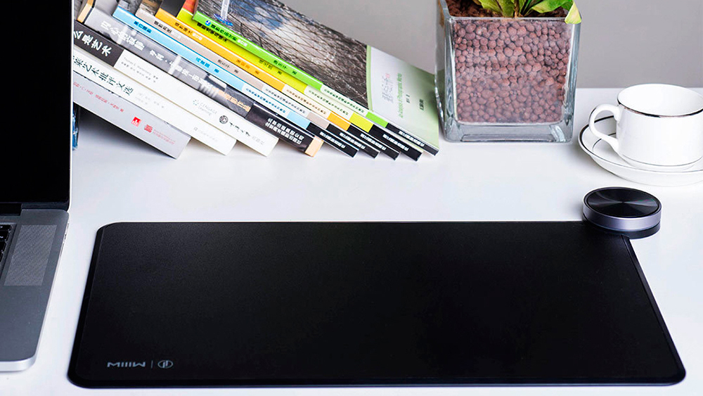 Коврик для мыши Xiaomi MIIIW Smart Mouse Pad с беспроводной зарядкой (Black) купить в интернет-магазине icover