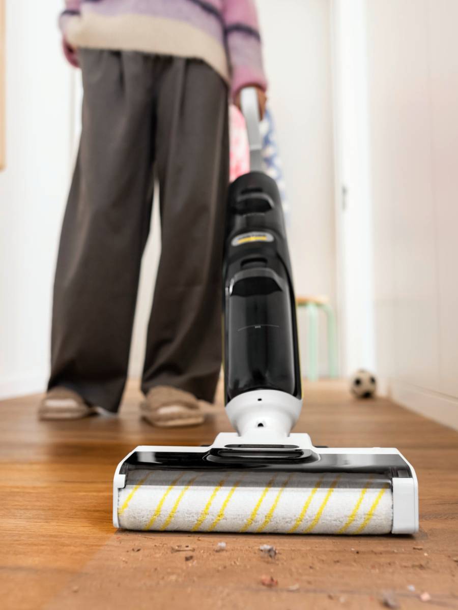 Вертикальный моющий пылесос Karcher FCV 4 Dry (1.056-135.0) купить в интернет-магазине icover