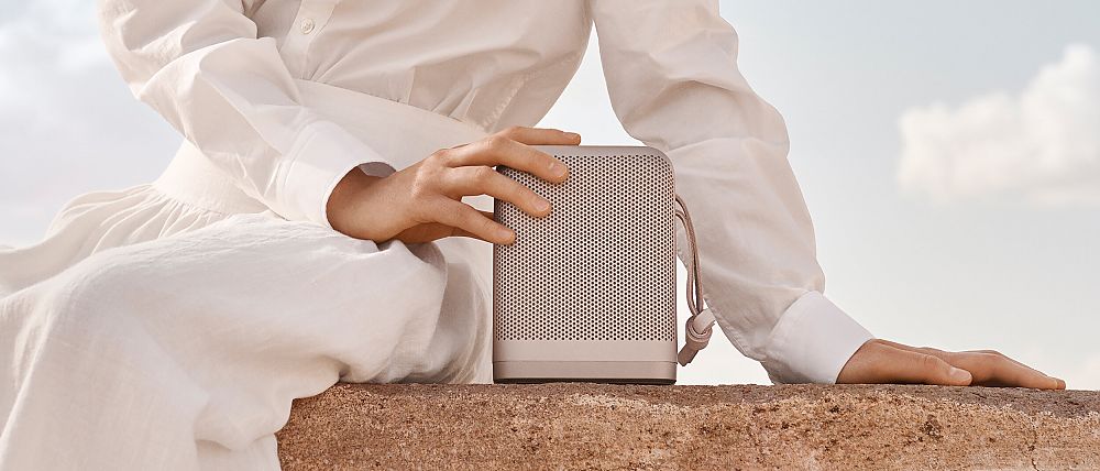Портативная акустика Bang & Olufsen BeoPlay P6 (Limestone) купить в интернет-магазине icover