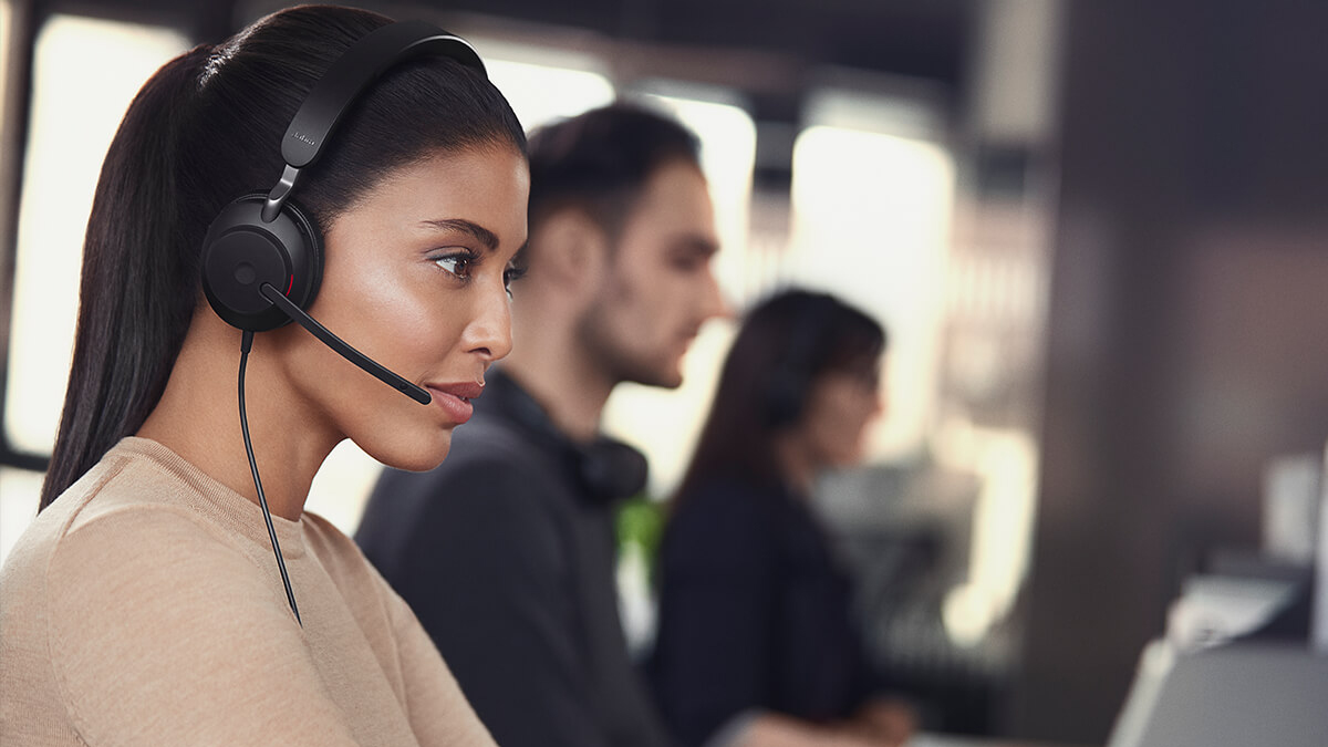 Проводная гарнитура Jabra Evolve2 40 (24089-989-899) UC Stereo USB-C (Black) купить в интернет-магазине icover