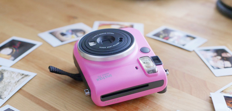Фотокамера моментальной печати Fujifilm Instax MINI 70 (Sexy Pink) купить в интернет-магазине icover