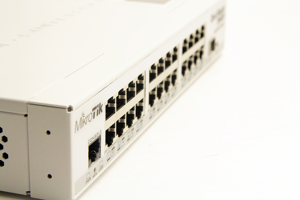 MikroTik RouterBOARD (CRS125-24G-1S-2HnD-IN) - управляемый коммутатор с поддержкой 3G/4G модемов (White) купить в интернет-магазине icover