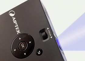 Кинотеатр для одного с PocketCinema v100 