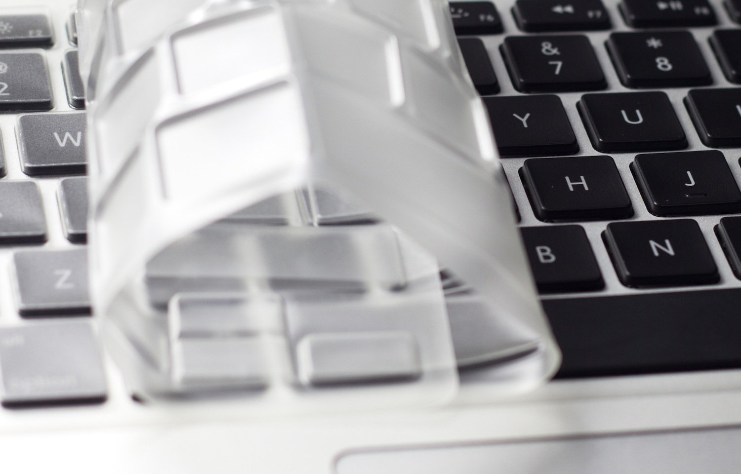 Накладка на клавиатуру i-Blason EU для MacBook Pro 16" 2020 (Clear) купить в интернет-магазине icover