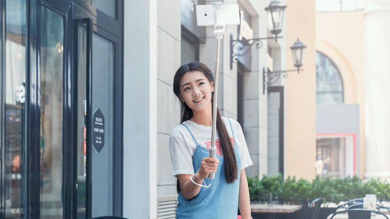 Монопод Xiaomi Bluetooth Selfie Stick 2 (White) купить в интернет-магазине icover