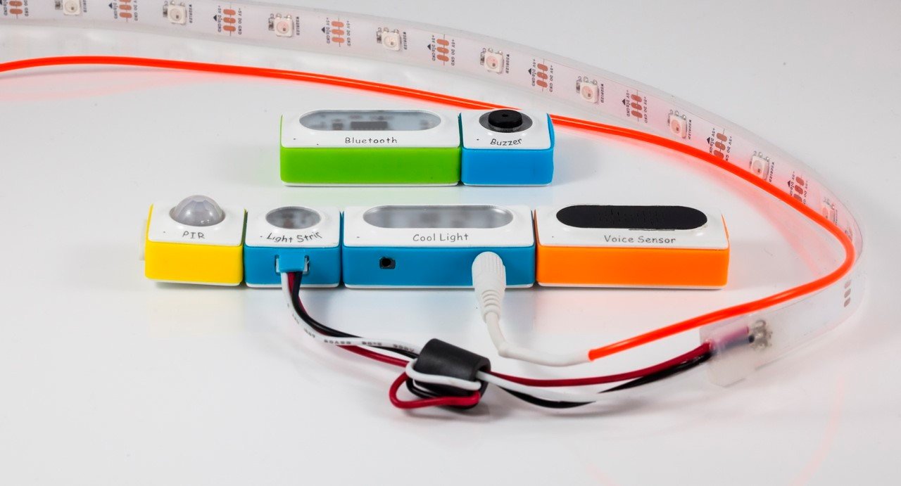 Робототехнический набор Makeblock Neuron Inventor Kit (P1030001) купить в интернет-магазине icover