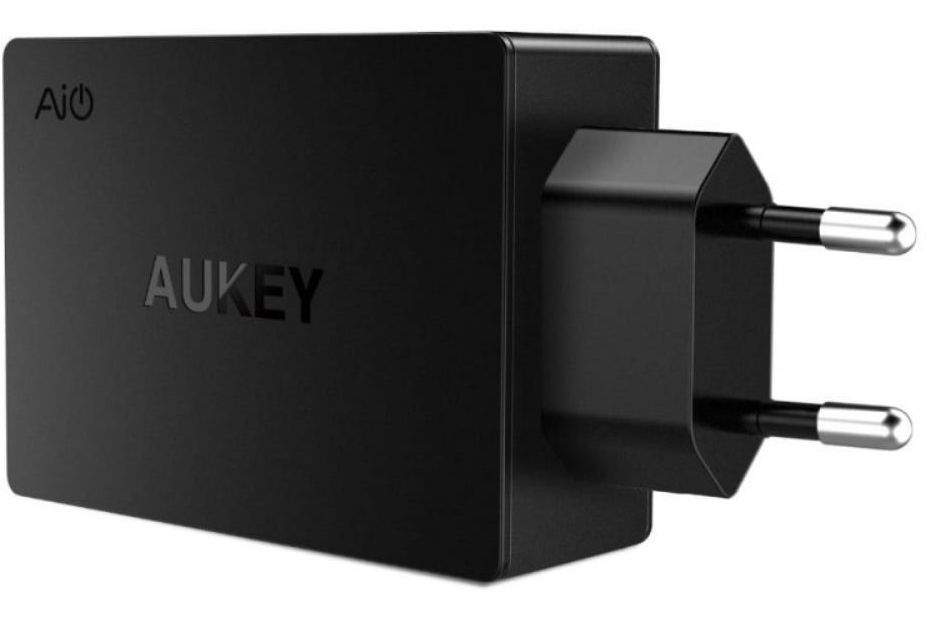 Сетевая зарядка Aukey Fast Charge Qualcomm QC 3.0 PA-Y4 купить в интернет-магазине icover