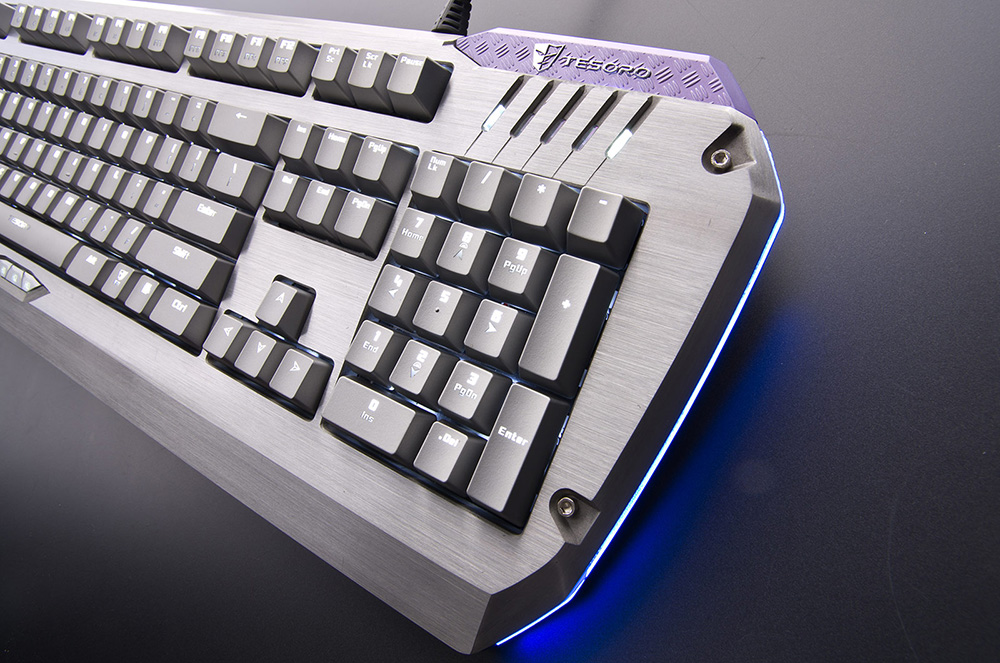 Tesoro Colada Saint TS-G3NL - игровая клавиатура (Silver/Cherry MX Black) купить в интернет-магазине icover