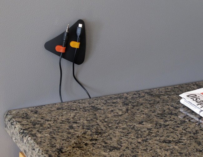 Sewell Direct MOS Magnetic Cable Organizer - органайзер для кабелей (Black) купить в интернет-магазине icover