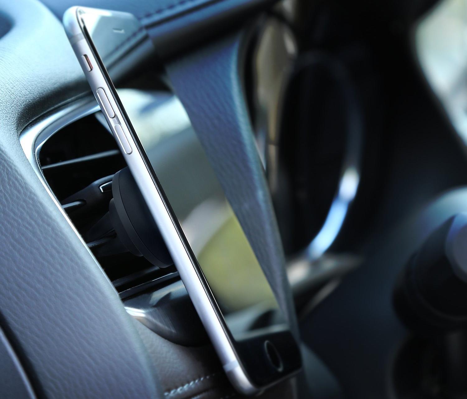 Автомобильный держатель Aukey Air Vent Magnetic Phone Mount (Black) купить в интернет-магазине icover