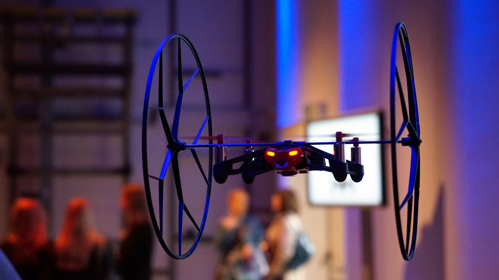 Parrot Rolling Spider (PF723007) - мини-квадрокоптер (Blue) купить в интернет-магазине icover