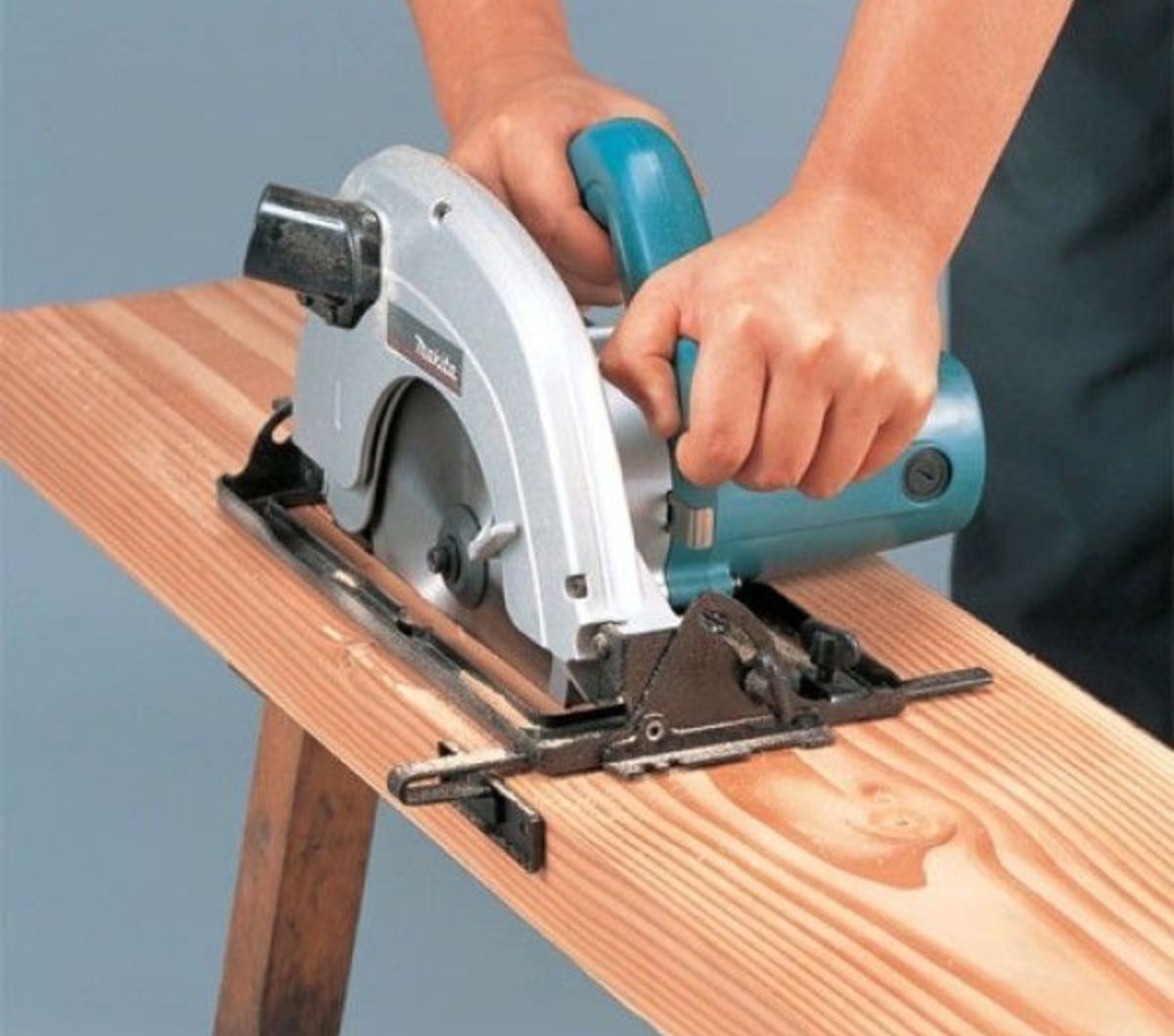 Makita 5704R (129984) - дисковая пила (Blue) купить в интернет-магазине icover