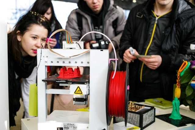 Купить pp3dp up! plus 2 - принтер для 3d печати (3dp-14-4a) в Москве. В нашем каталоге интернет-магазина icover.ru вы можете ознакомиться с ценами, подробным описанием, фотографиями и техническими характеристиками. Низкие цены. Высокое качество. Доставка по России. Заказать товары по телефону +7(495)229-39-50 PP3DP UP! Plus 2 - принтер для 3D печати (3DP-14-4A) купить в интернет-магазине icover