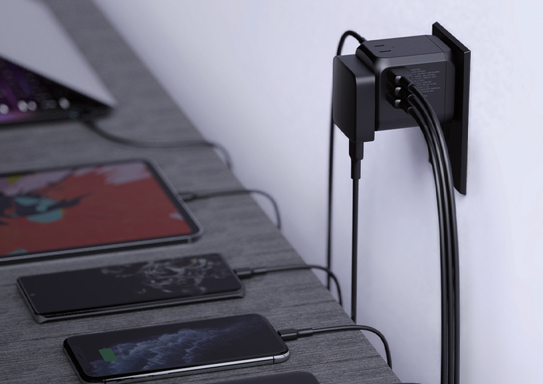 Зарядное устройство AUKEY PD Universal Adapter 30W PA-TA04 (Black) купить в интернет-магазине icover