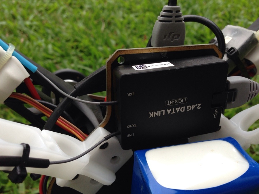 Купить dji 2.4g bluetooth datalink - модуль связи для мультикоптера в Москве. В нашем каталоге интернет-магазина icover.ru вы можете ознакомиться с ценами, подробным описанием, фотографиями и техническими характеристиками. Низкие цены. Высокое качество. Доставка по России. Заказать товары по телефону +7(495)229-39-50 DJI 2.4G Bluetooth Datalink - модуль связи для мультикоптера купить в интернет-магазине icover