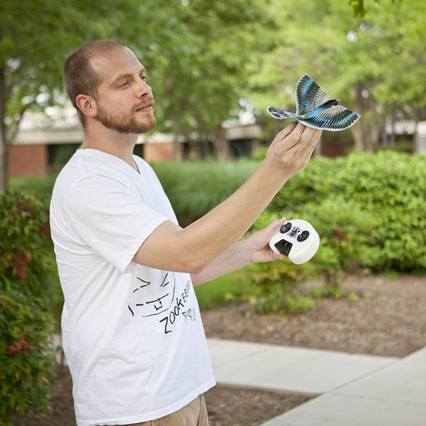 Купить avitron bionic flying bird version 2 - радиоуправляемая робоптица в Москве. В нашем каталоге интернет-магазина icover.ru вы можете ознакомиться с ценами, подробным описанием, фотографиями и техническими характеристиками. Низкие цены. Высокое качество. Доставка по России. Заказать товары по телефону +7(495)229-39-50 Avitron Bionic Flying Bird Version 2 - радиоуправляемая робоптица купить в интернет-магазине icover