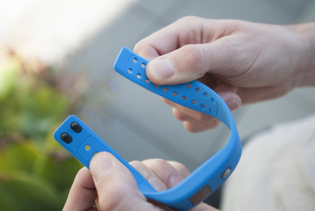 Купить runtastic orbit - монитор физической активности (black) в Москве. В нашем каталоге интернет-магазина icover.ru вы можете ознакомиться с ценами, подробным описанием, фотографиями и техническими характеристиками. Низкие цены. Высокое качество. Доставка по России. Заказать товары по телефону +7(495)229-39-50 Runtastic Orbit - монитор физической активности (Black) купить в интернет-магазине icover