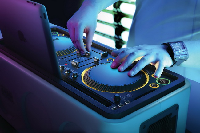 Купить philips m1x-dj (ds8900/10) - акустическая система для диджеев в Москве. В нашем каталоге интернет-магазина icover.ru вы можете ознакомиться с ценами, подробным описанием, фотографиями и техническими характеристиками. Низкие цены. Высокое качество. Доставка по России. Заказать товары по телефону +7(495)229-39-50 Philips M1X-DJ (DS8900/10) - акустическая система для диджеев купить в интернет-магазине icover
