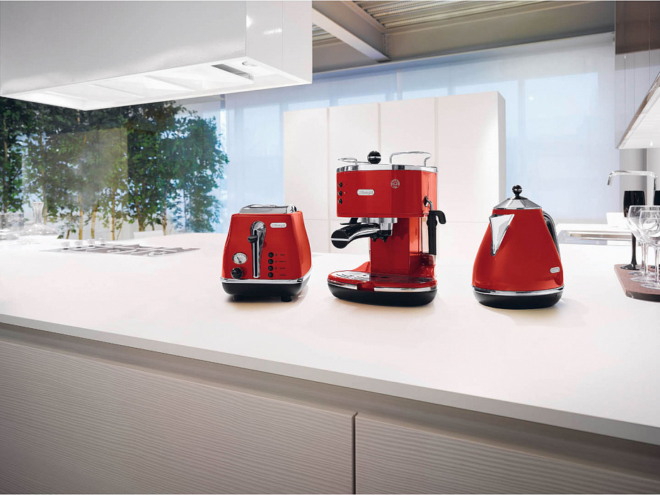 DeLonghi Icona KBO 2001 - чайник электрический (Red) купить в интернет-магазине icover